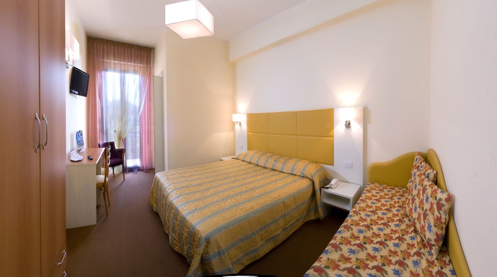 Quadruple Room photo 2