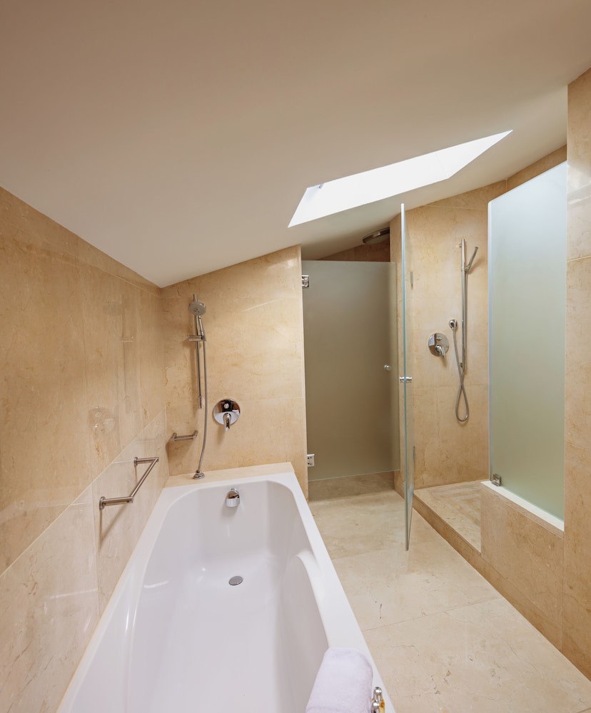 Residence 2 Bedrooms (2 adults + 2 children)