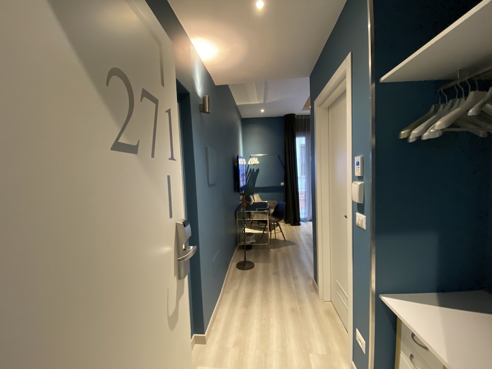 Deluxe Double or Twin Room - Photo 2
