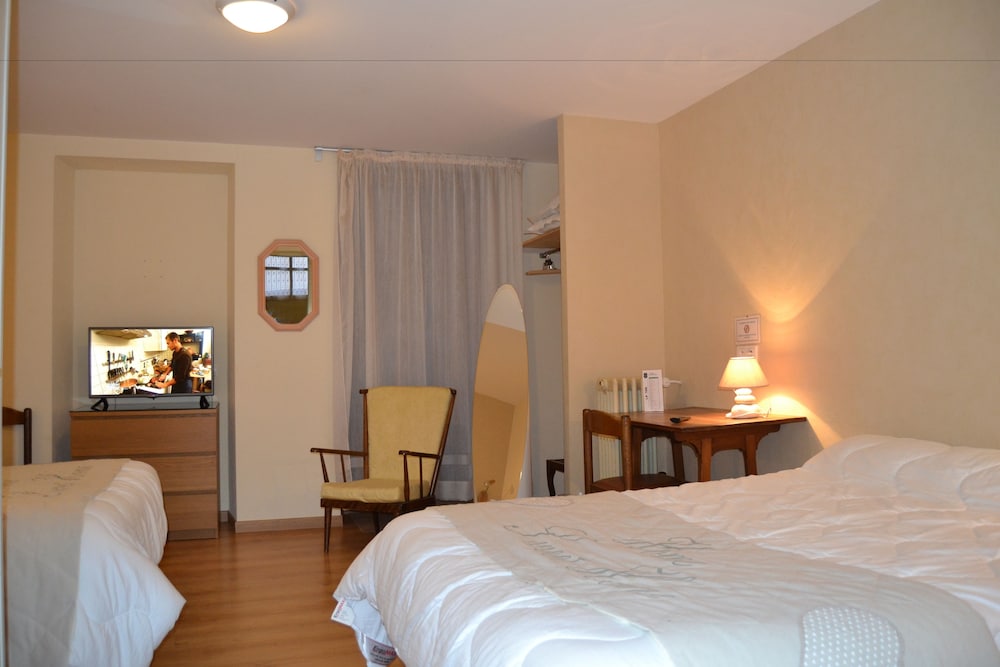 Standard Double Room photo 2