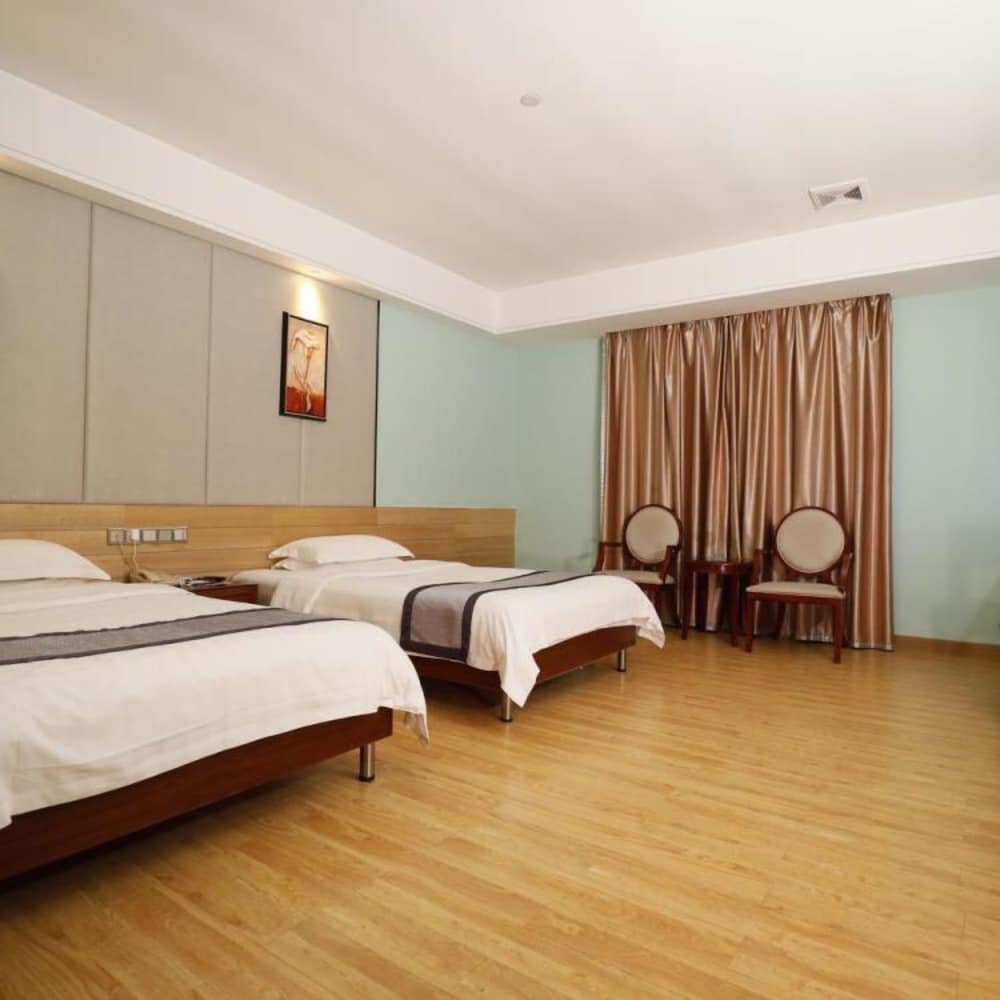 Standard Twin Room, No Windows