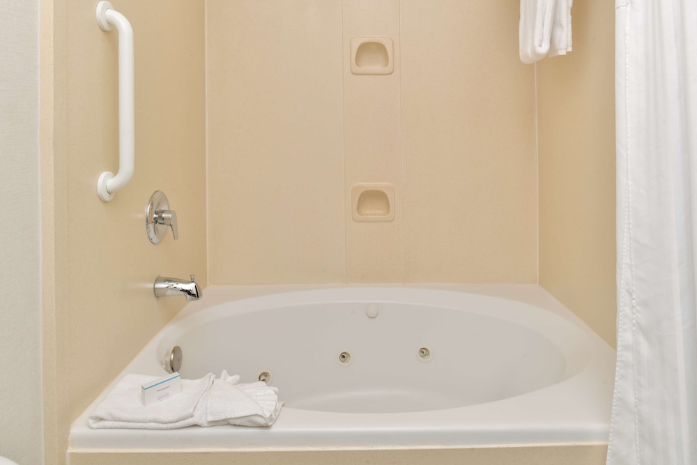 Room, 1 King Bed with Sofa bed, Jetted Tub - Photo 6