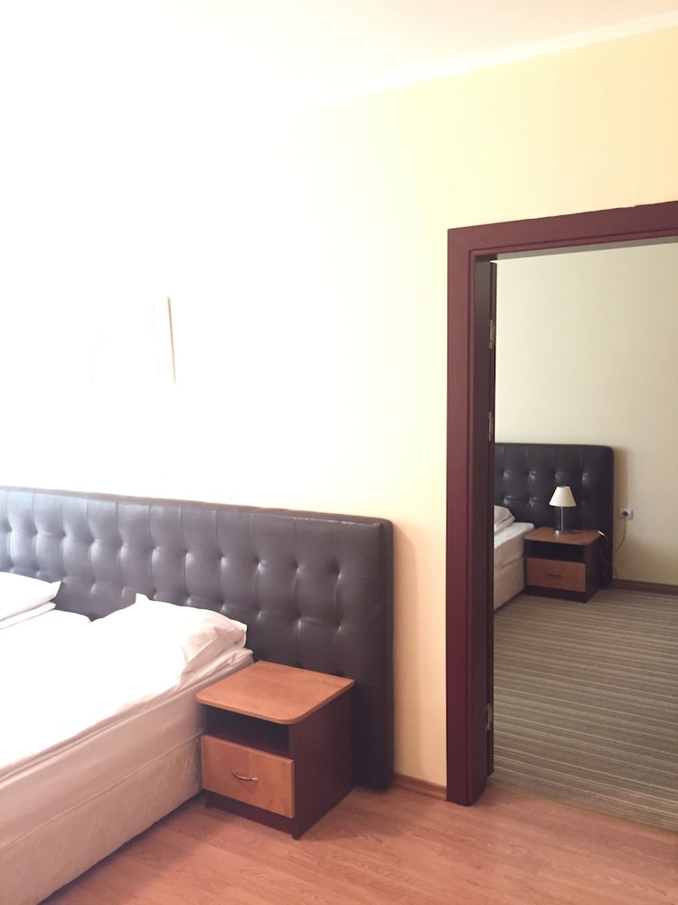Apartment, 2 Bedrooms, Balcony photo 2