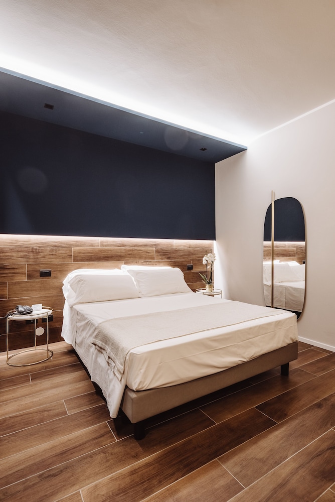 Deluxe Double Room Single Use