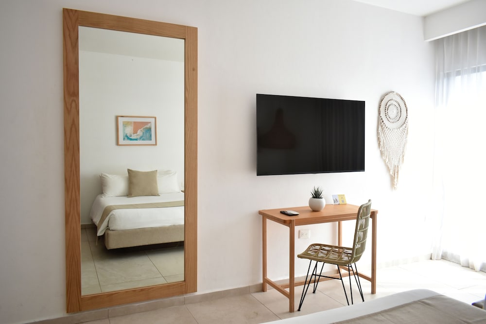 Premium Double Room, 2 Double Beds photo 3