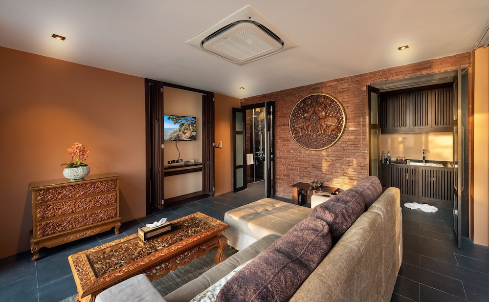 Beachfront Jacuzzi Pool Villa Two Bedroom Duplex with Lounge - Photo 5
