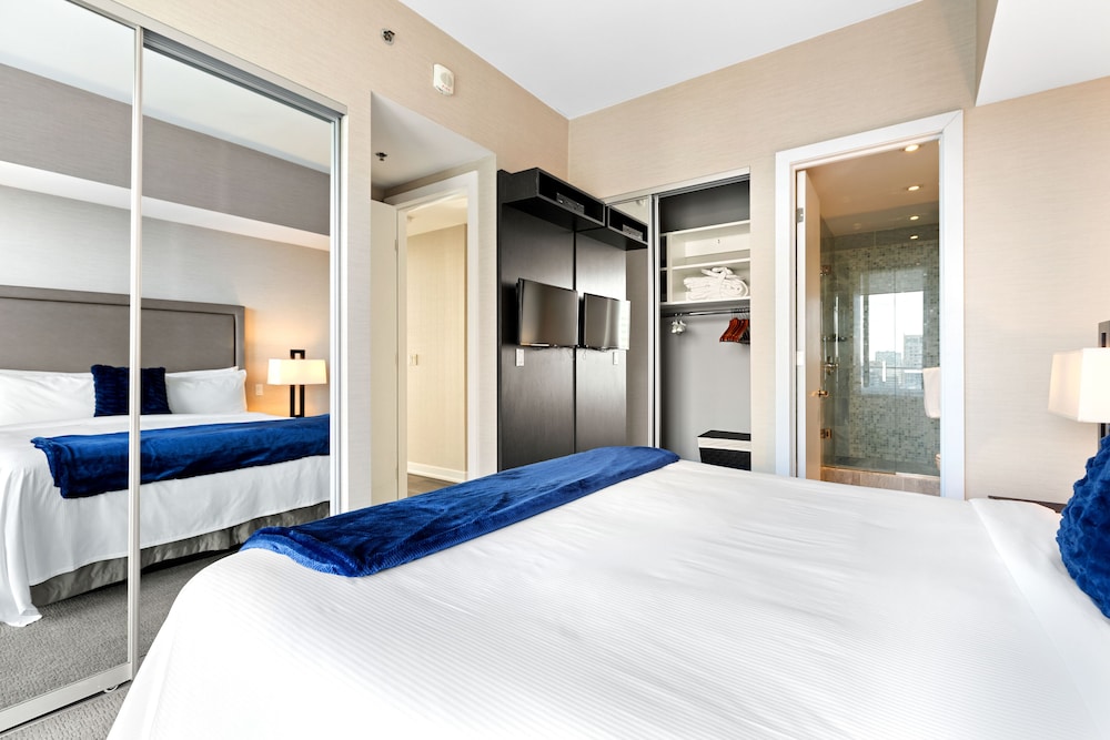 Suite, 2 Bedrooms, Pool Access photo 3