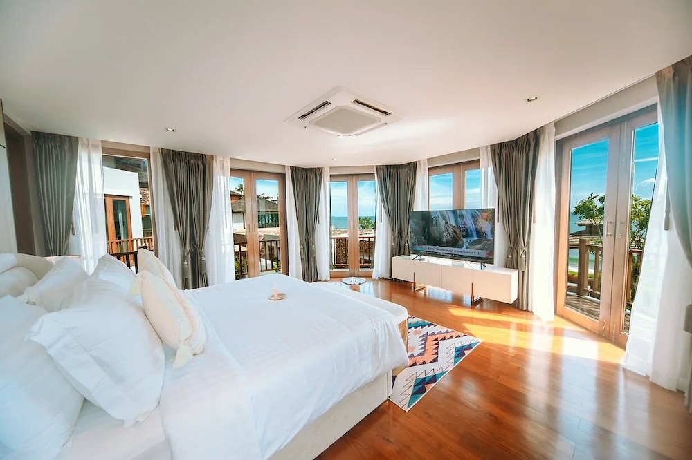 Family Pool Villa 3 Bedrooms