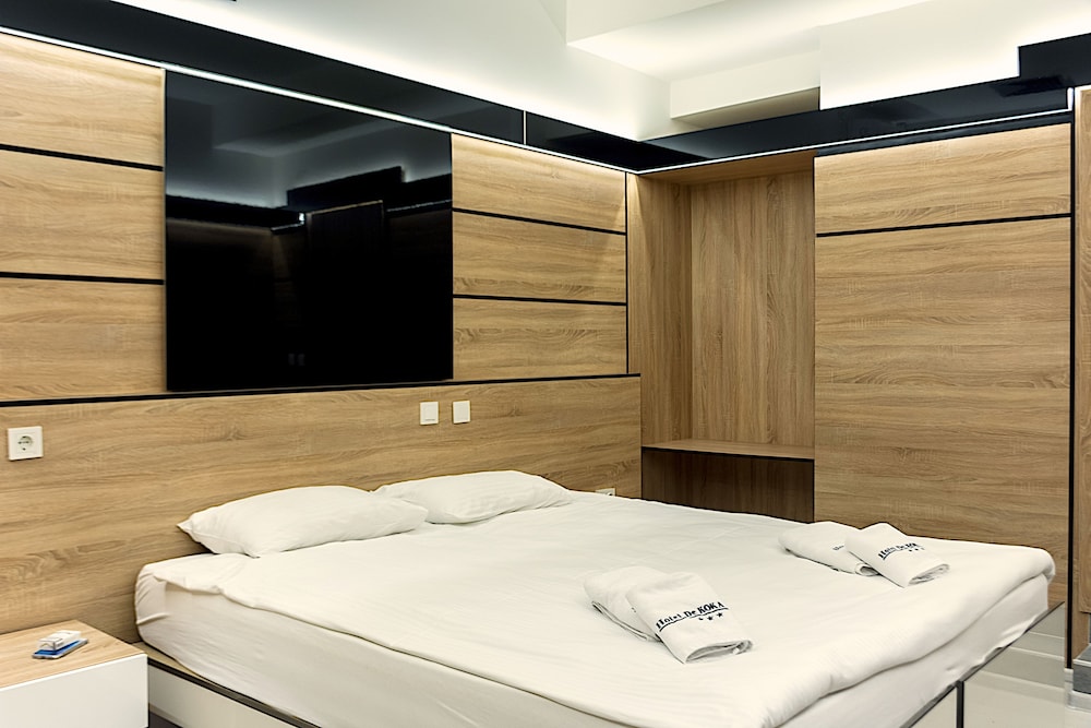 Economy Double Room (Without Window)