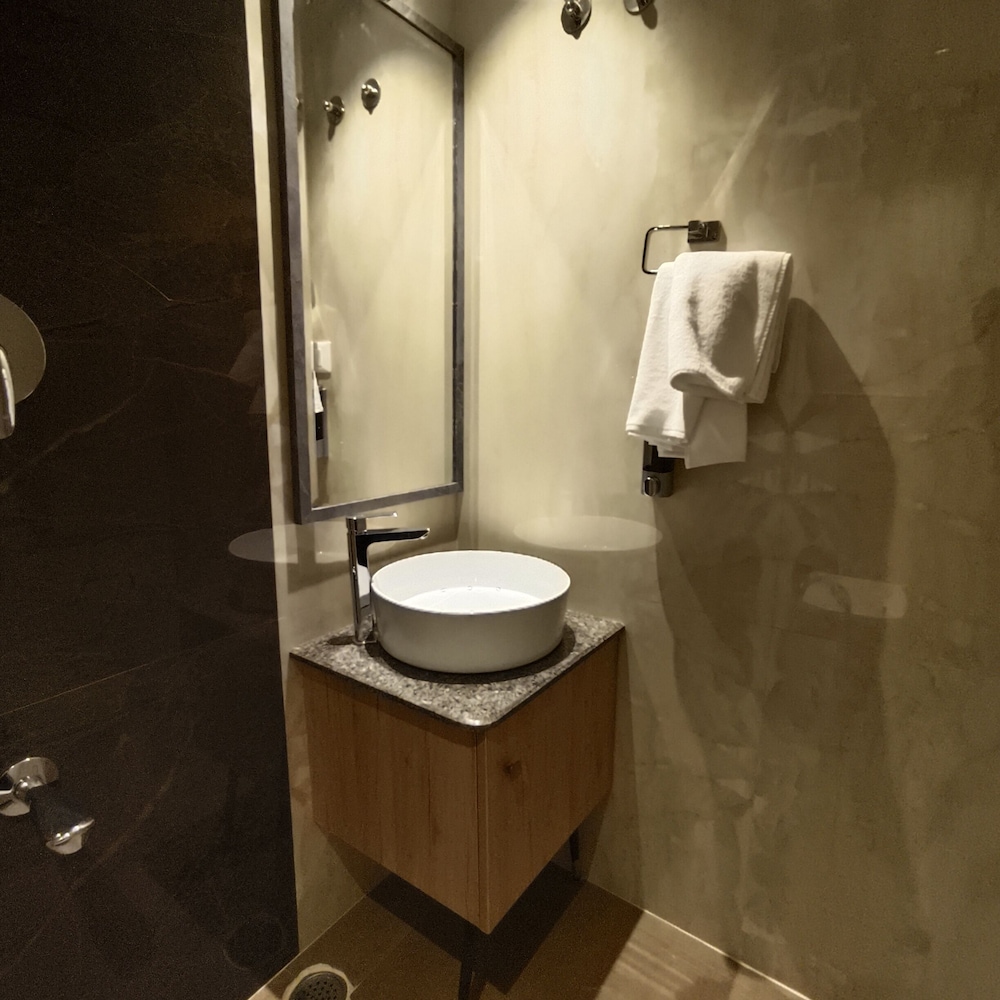 Standard Double Room - Photo 3