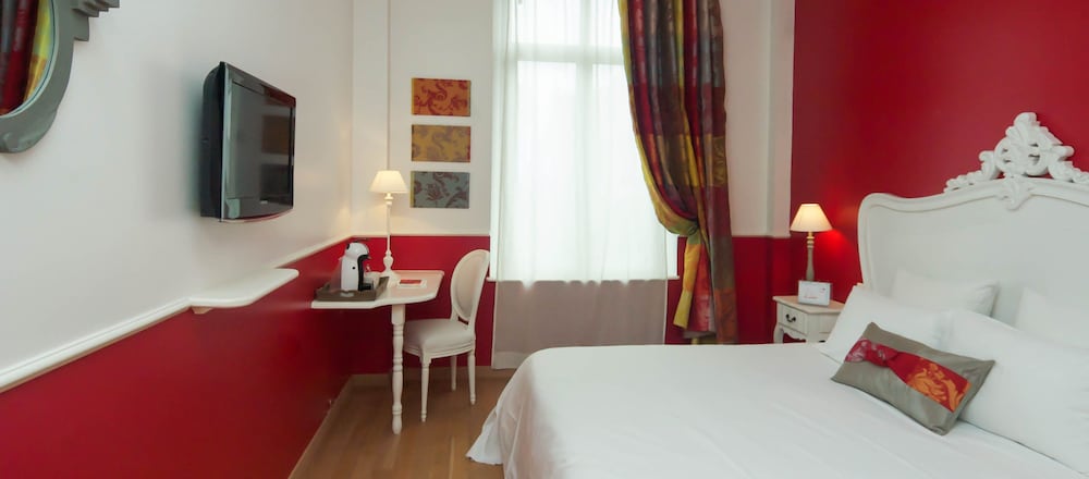 Superior Double or Twin Room photo 3