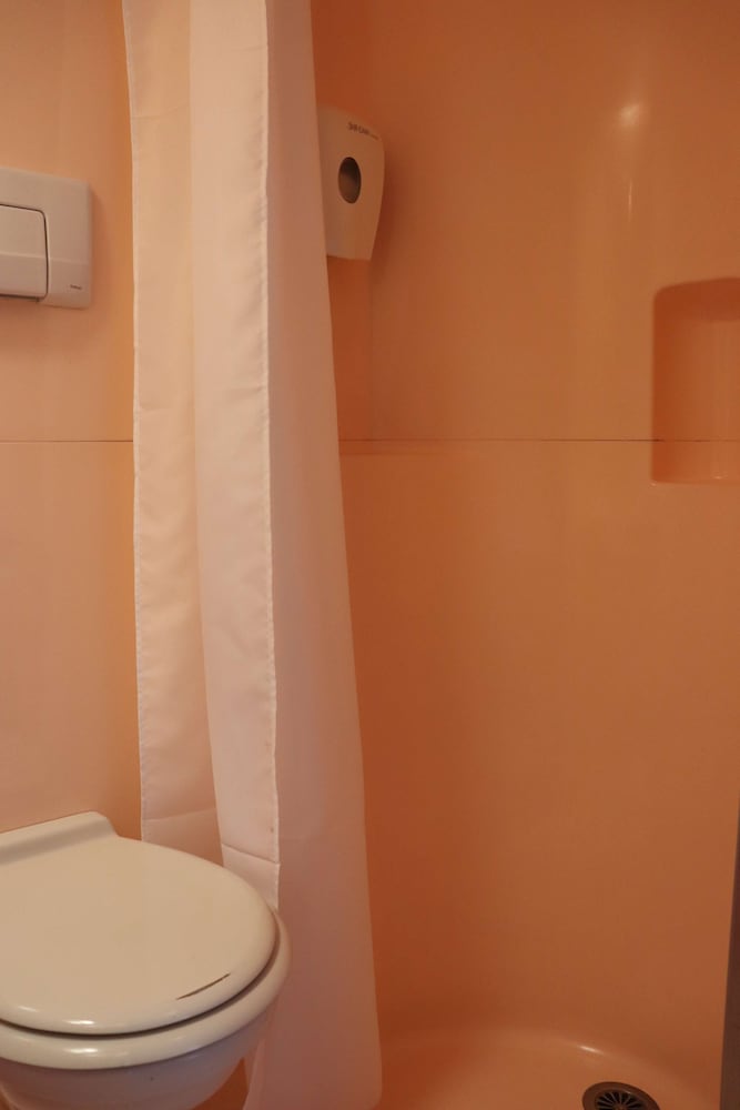 Standard Room, Multiple Beds (1 Double and 1 Single bed) - Photo 12