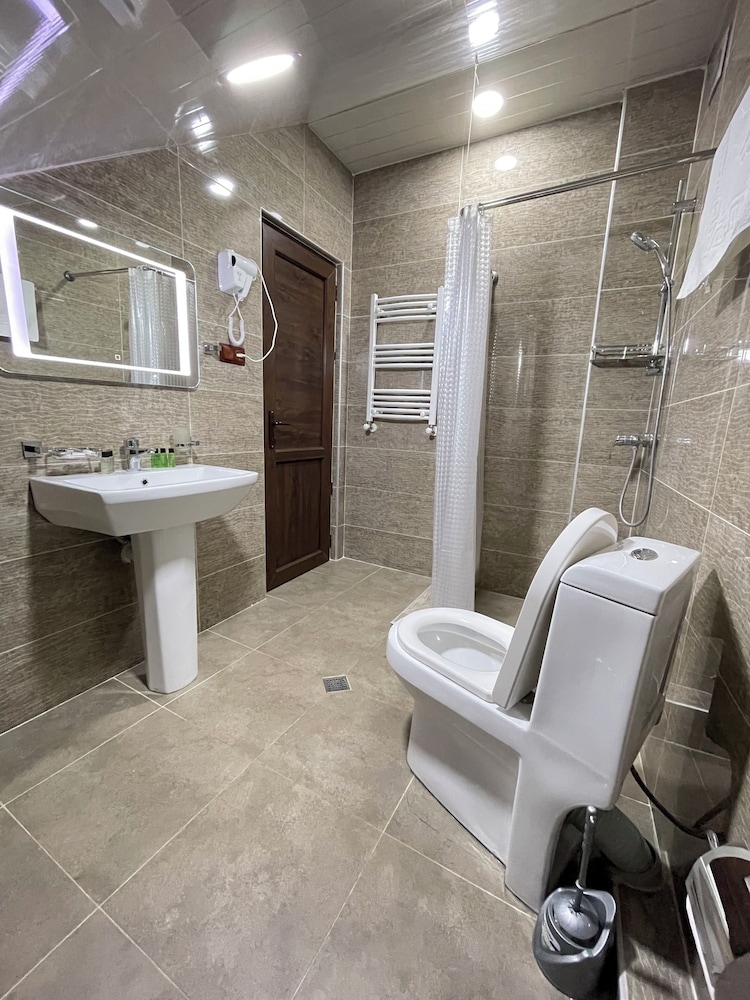 Standard Triple Room - Photo 11