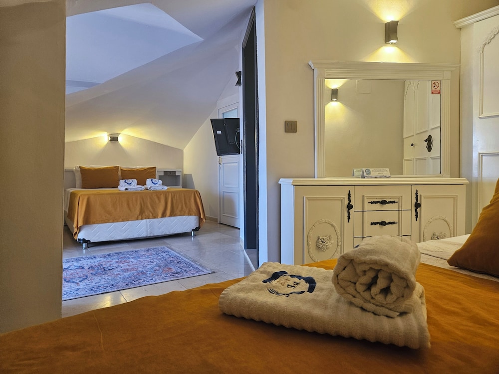 Grand Room photo 2