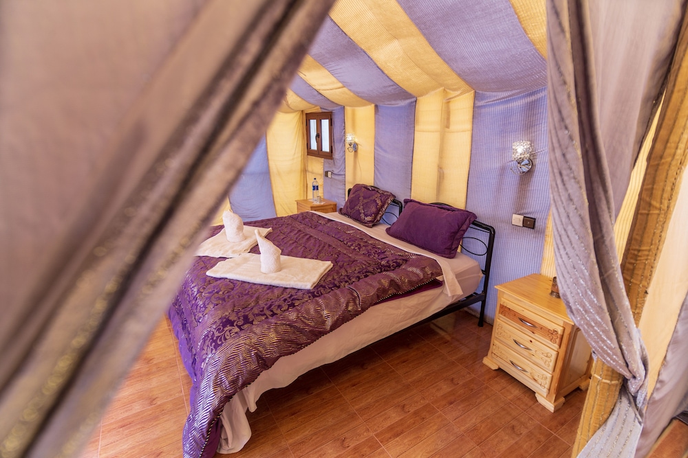 Deluxe Tent, 1 King Bed, Non Smoking photo 3
