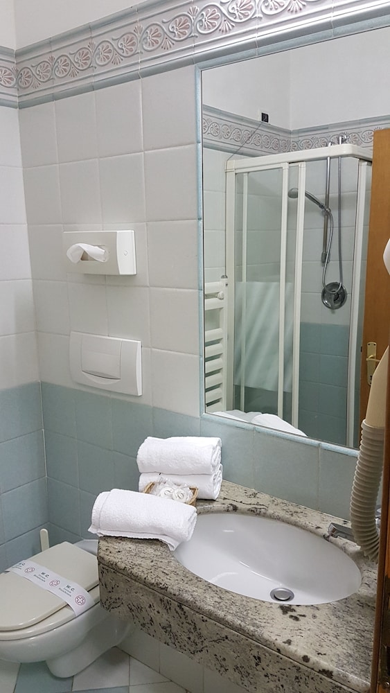 Classic Triple Room photo 3