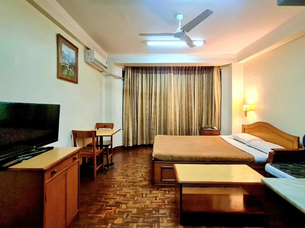 Premium Studio, 1 Queen Bed photo 1