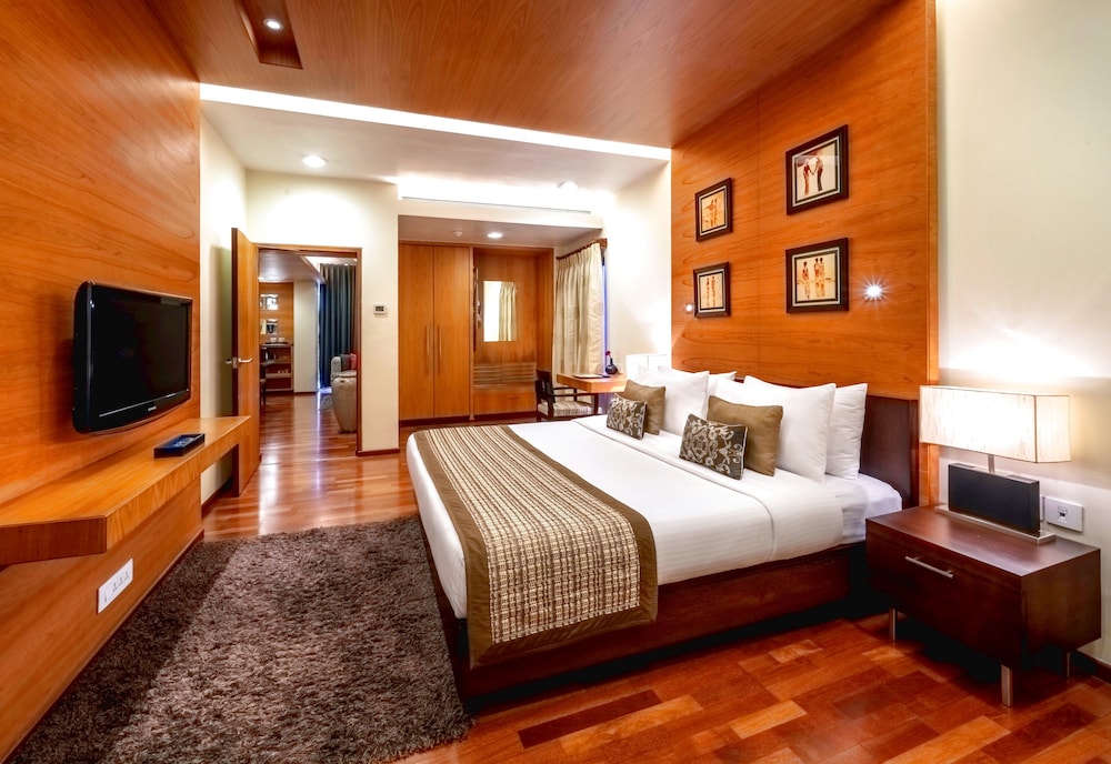 Luxury Suite - Photo 1
