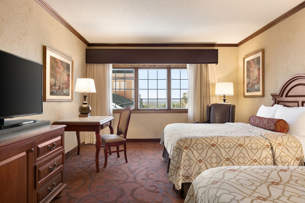 Standard Room, 2 Queen Beds - Photo 4