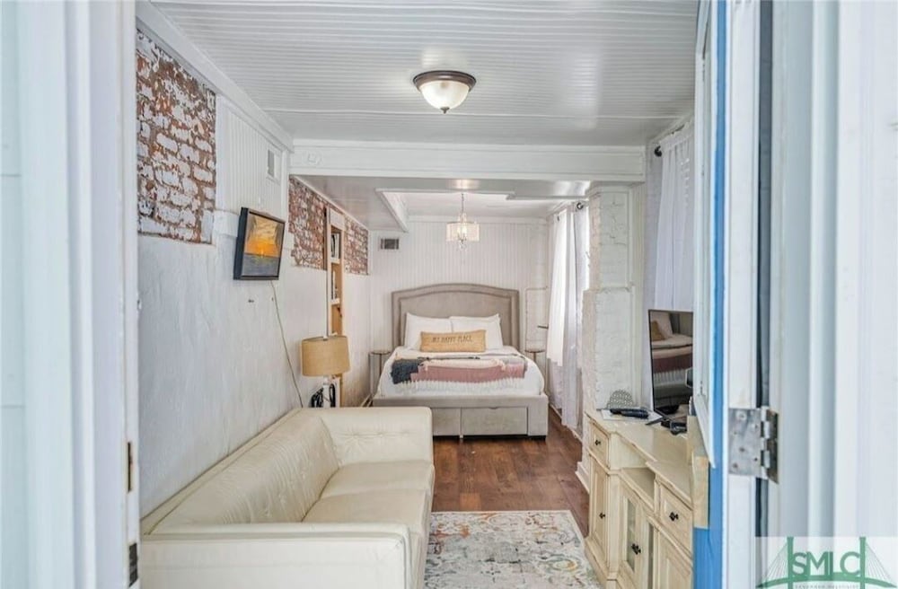 Standard Room, 1 Queen Bed photo 1