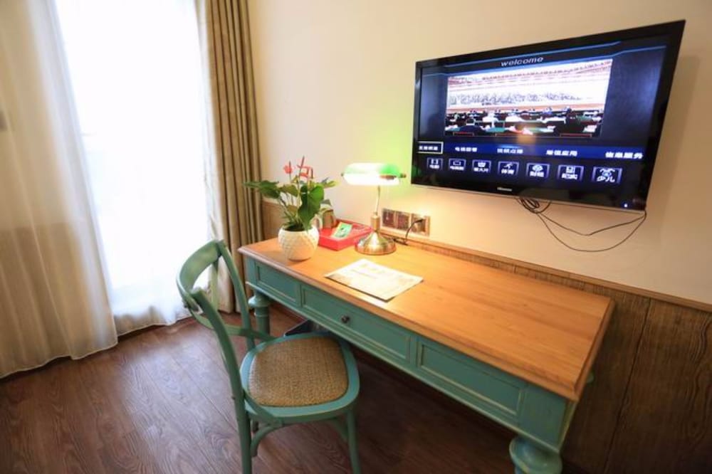 Superior Queen Room With Patio
