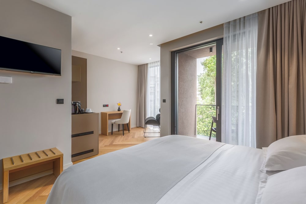 Double Room, Balcony, Garden View