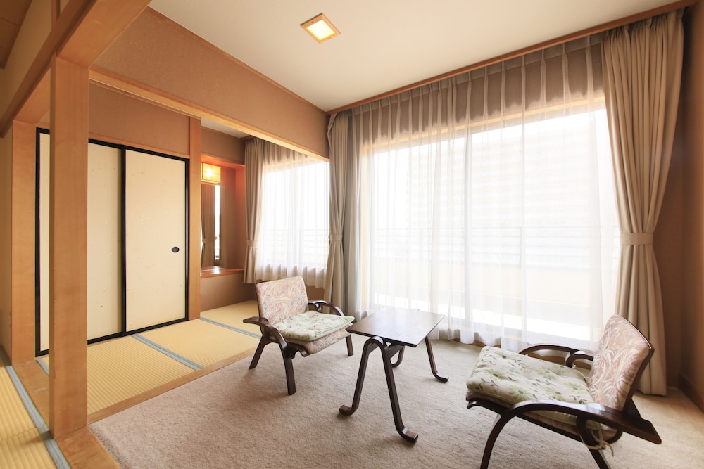 Japanese Style Room with Separate Sitting Area photo 2