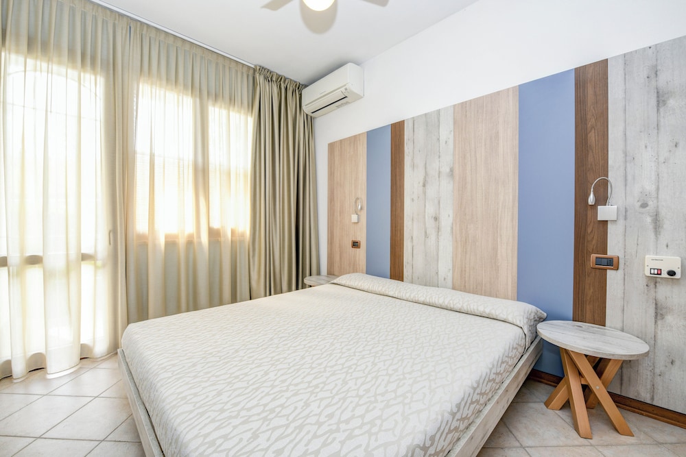 Superior Apartment, 1 Bedroom, 2 Bathrooms, Lake View photo 3