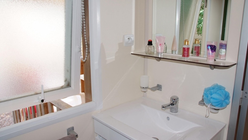 Mobile Home, 3 Bedrooms photo 2