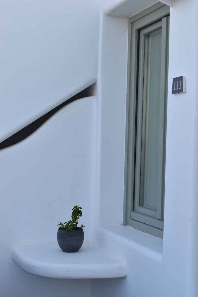 Deluxe Suite, Sea View - Photo 3