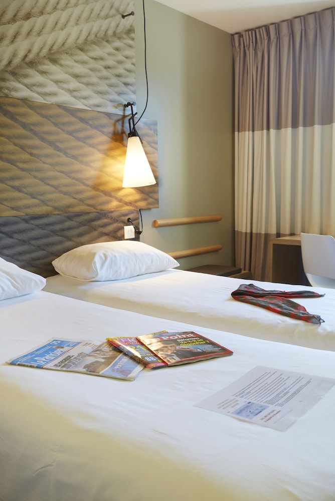 Standard Room, 2 Twin Beds photo 2
