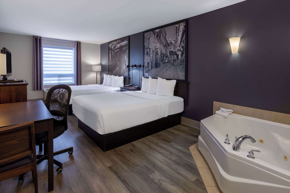 Suite, 2 Queen Beds, Non Smoking - Photo 1