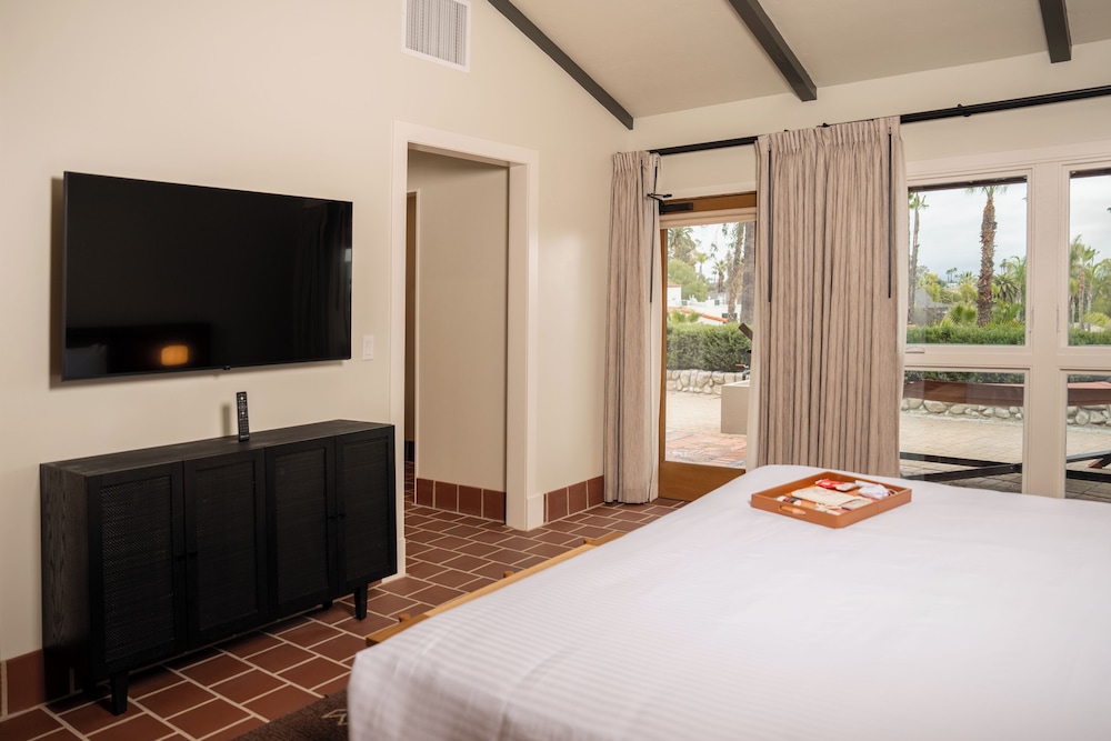 Suite, 1 King Bed (Hillside Soaking ADULTS ONLY) photo 2