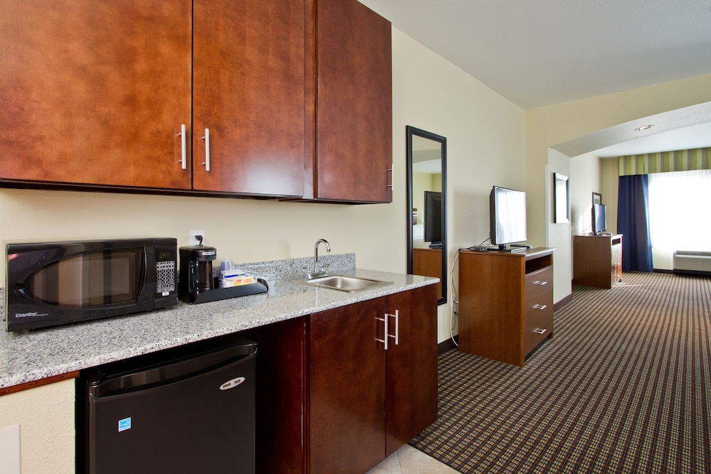Standard Queen Room with Two Queen Beds - Communications and Mobility Accessible