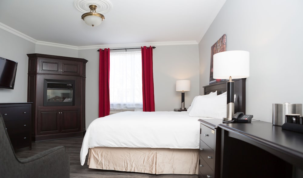 Superior Room, 1 King Bed, Jetted Tub