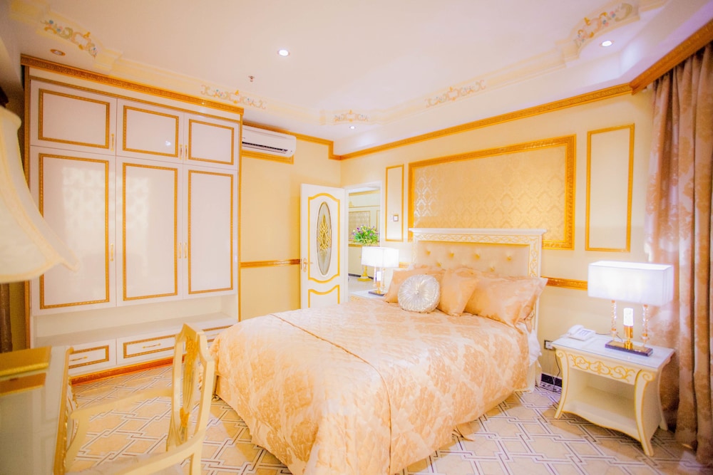 Luxury Suite photo 3