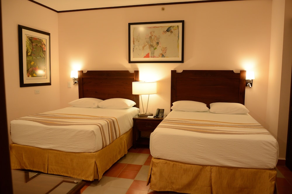 Executive Room, 2 Double Beds, Non Smoking (Standard Double Double) photo 1