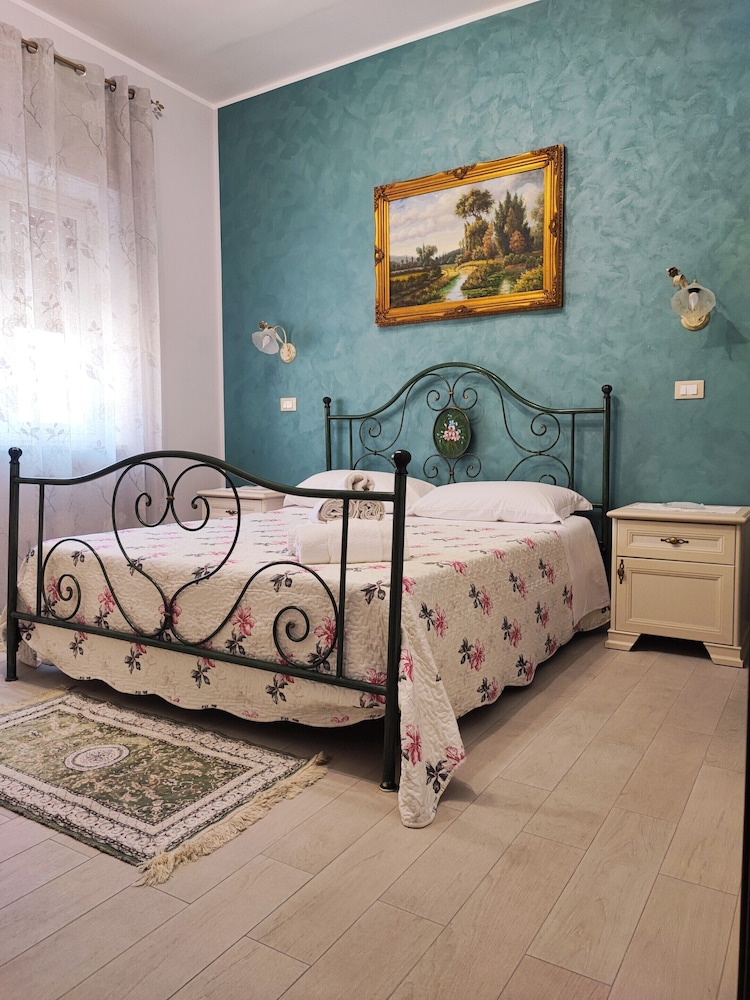 Comfort Double Room, Ensuite, City View (Camera 1) photo 1