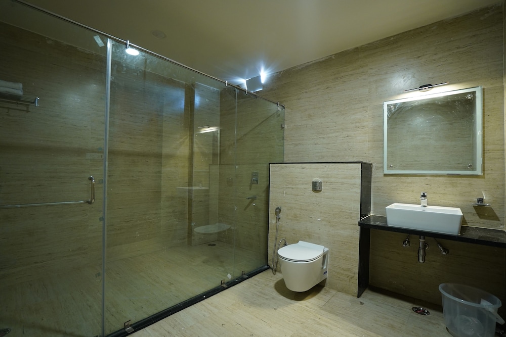 Deluxe Double Room, City View - Photo 5