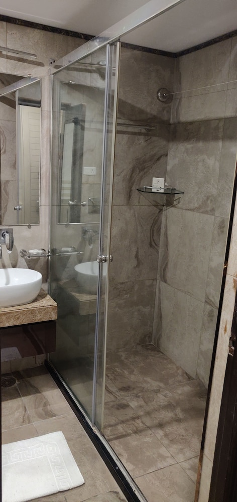 Executive Room photo 2