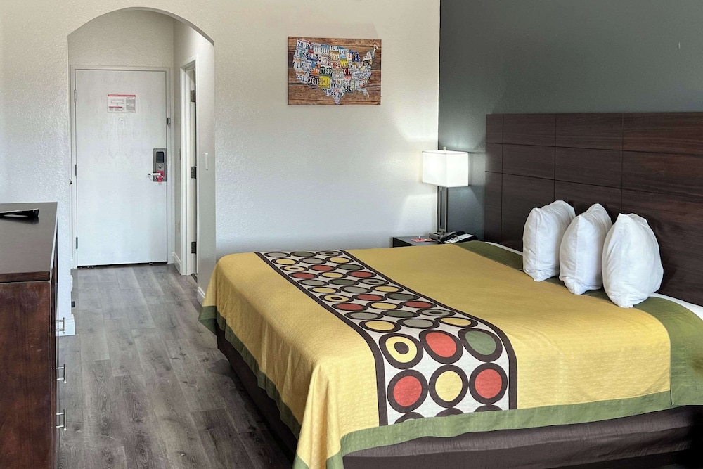 Room, 1 King Bed, Accessible, Non Smoking photo 1