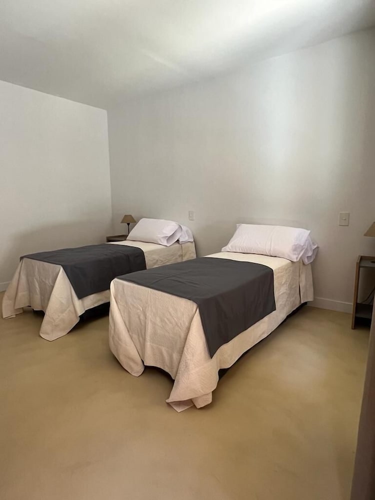 Classic Twin Room, 2 Twin Beds, Courtyard View photo 3