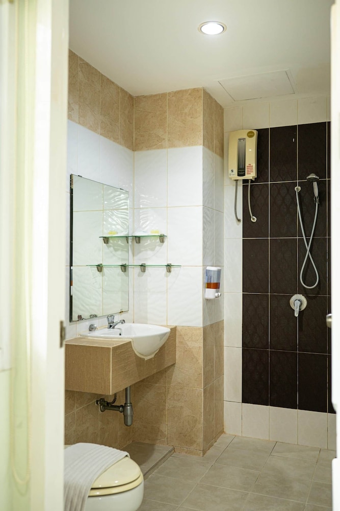 Standard King Room - Photo 2