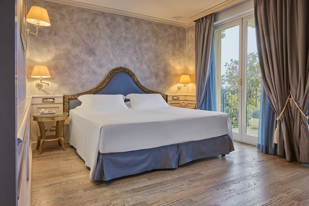 Deluxe Double or Twin Room - Photo 1