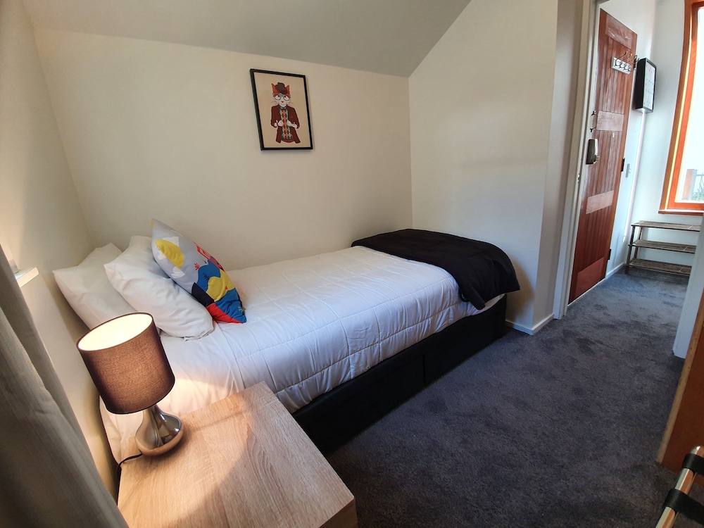 Signature Apartment photo 2