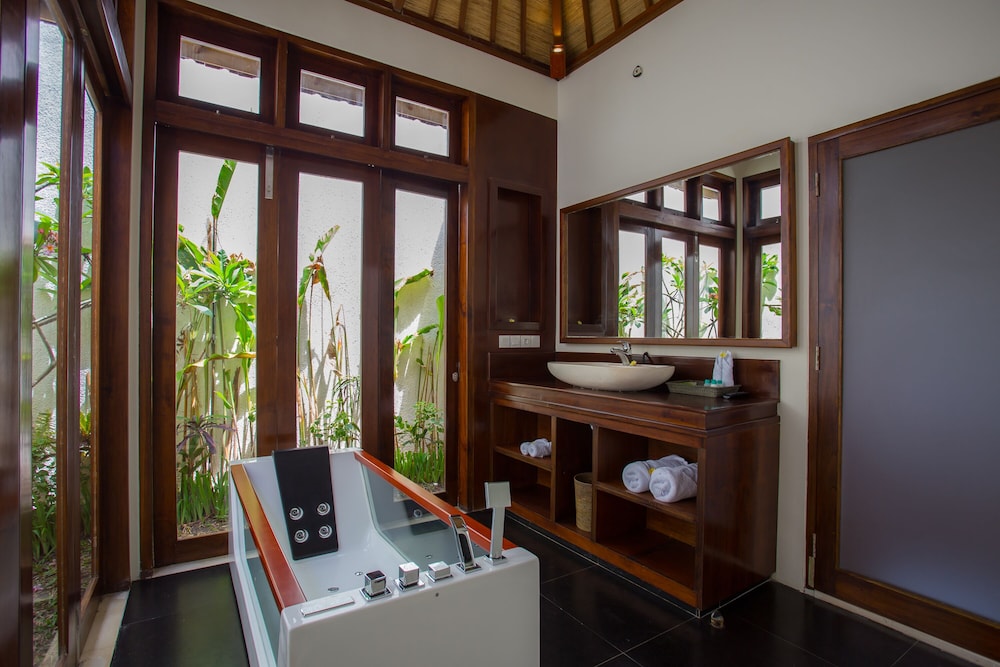 Samboga Two Bedroom Pool Villa (Free Daily Afternoon Tea) photo 2