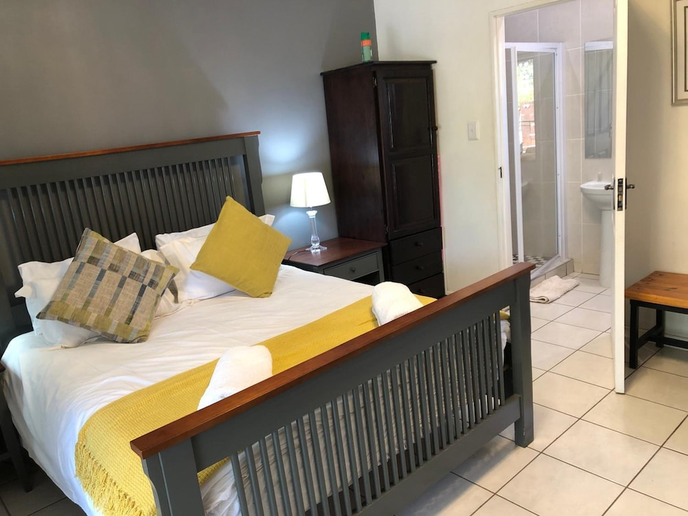 Standard Triple Room, 1 Bedroom, Non Smoking, Kitchenette photo 1