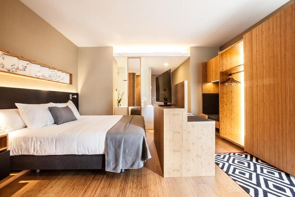 Double Room, Connecting Rooms