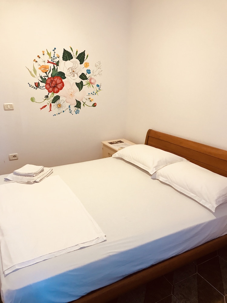 Basic Room, 1 Bedroom, Garden View