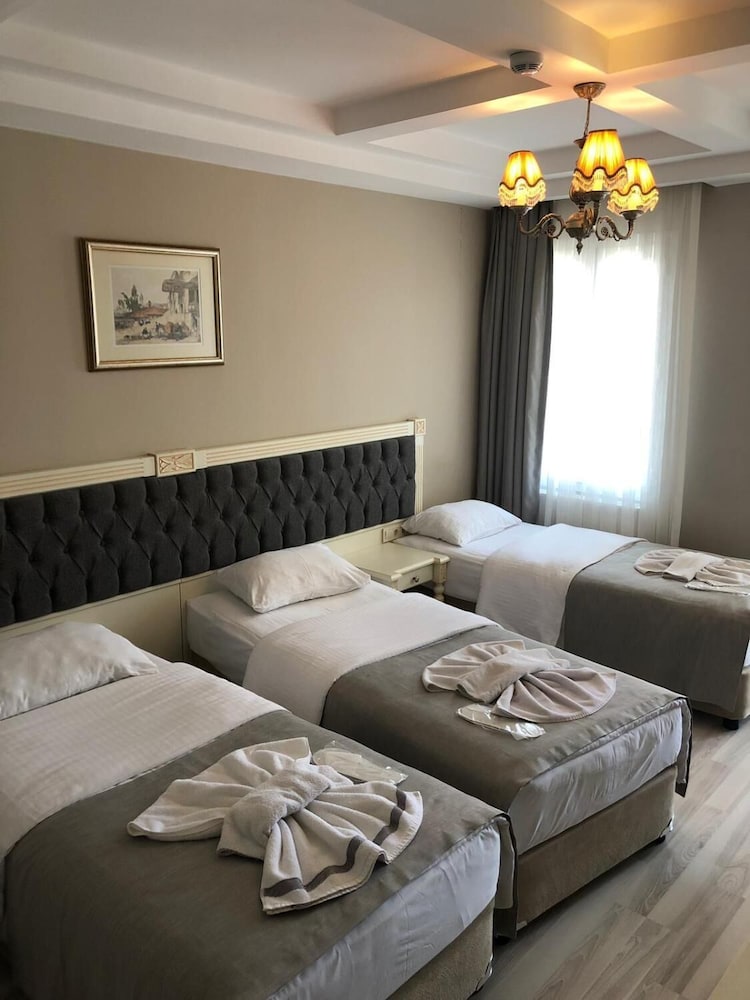 Triple Room, 3 Twin Beds photo 1